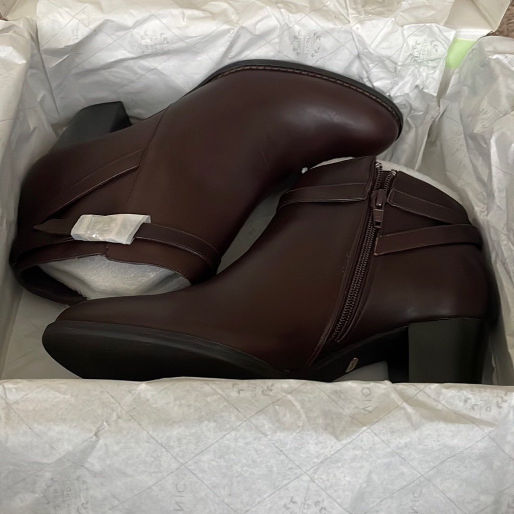 Vionic Upton Ankle Boot *Nwt*